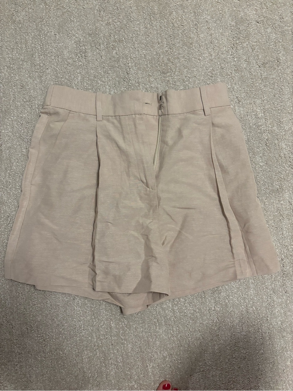 H&M Light Beige Pleated High-Rise Women’s Shorts - Picture 1 of 3